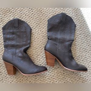 Size 11 women’s Miranda Lambert cowboy boots